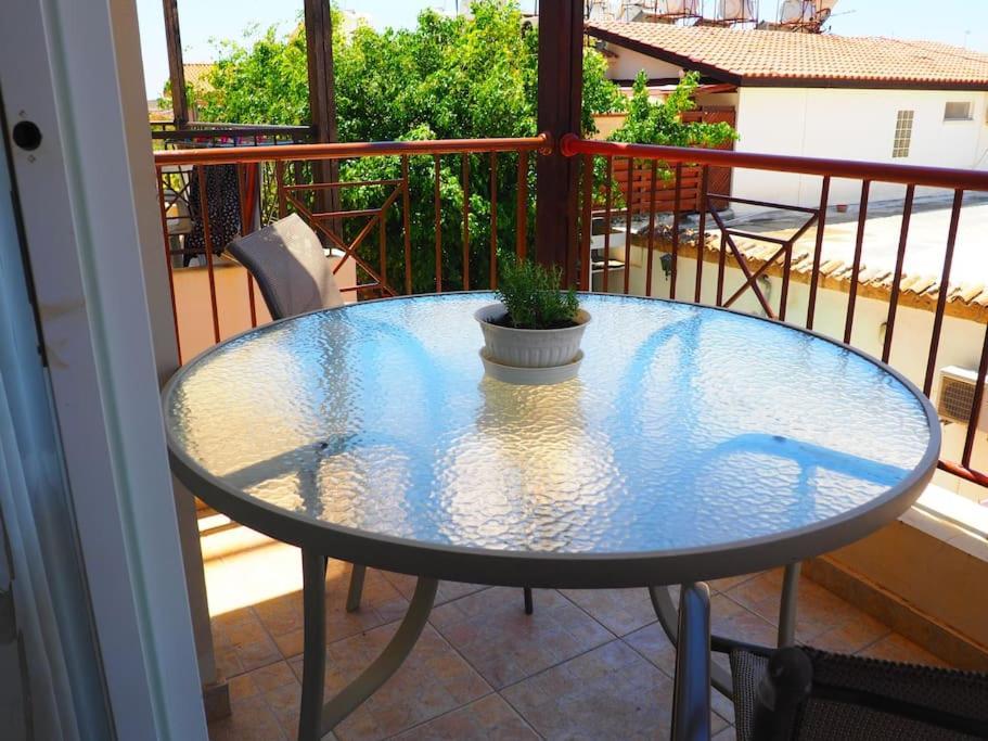 A Stone'S Throw From Everything Paphos Extérieur photo